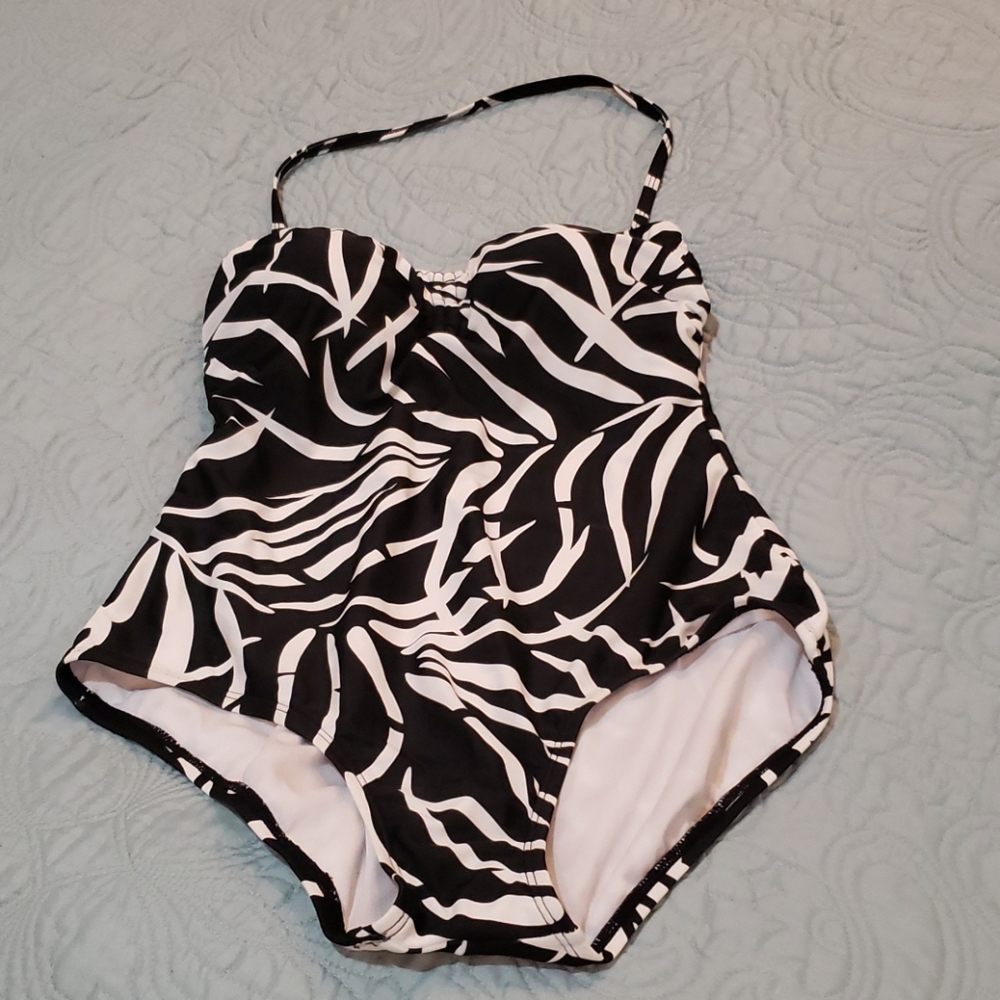 Bathing suit